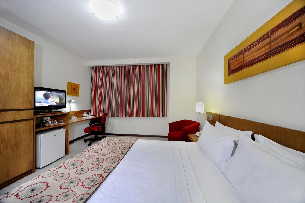 Vitoria Praia Hotel Екстериор снимка