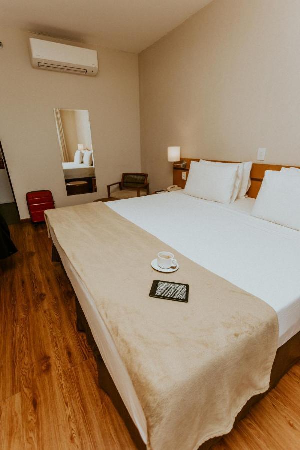 Vitoria Praia Hotel Екстериор снимка