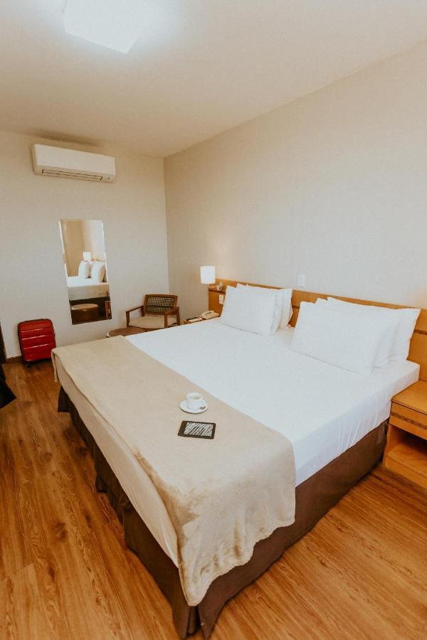 Vitoria Praia Hotel Екстериор снимка