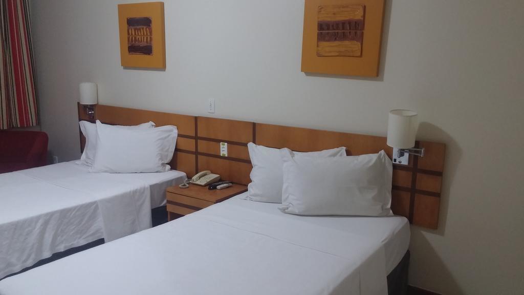 Vitoria Praia Hotel Екстериор снимка