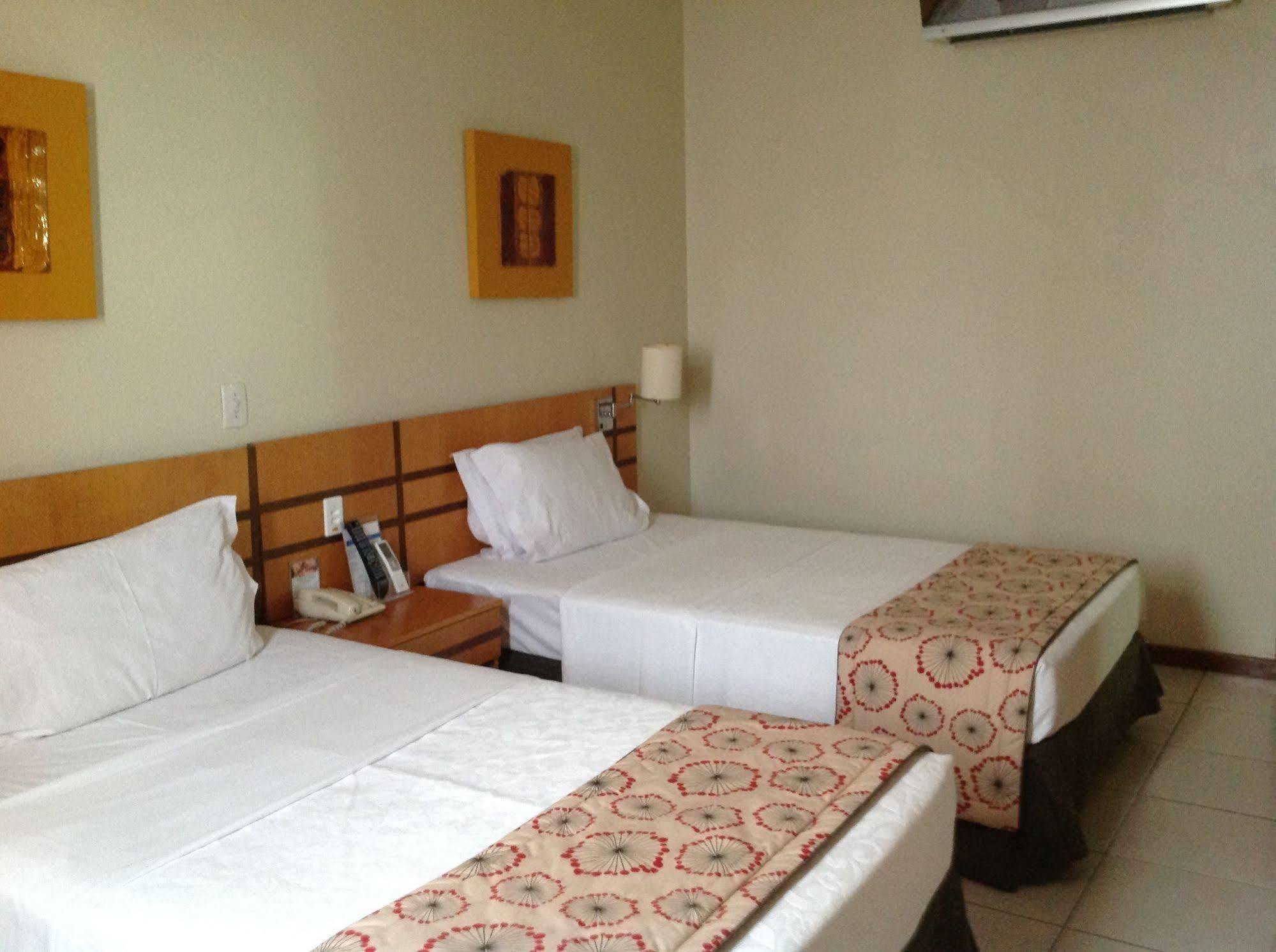 Vitoria Praia Hotel Екстериор снимка